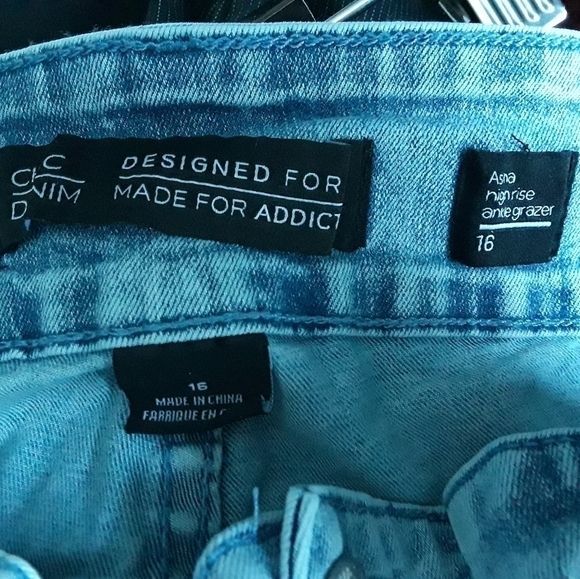 City Chic High Rise Rip Jean light denim wash Size 16 - Picture 12 of 12